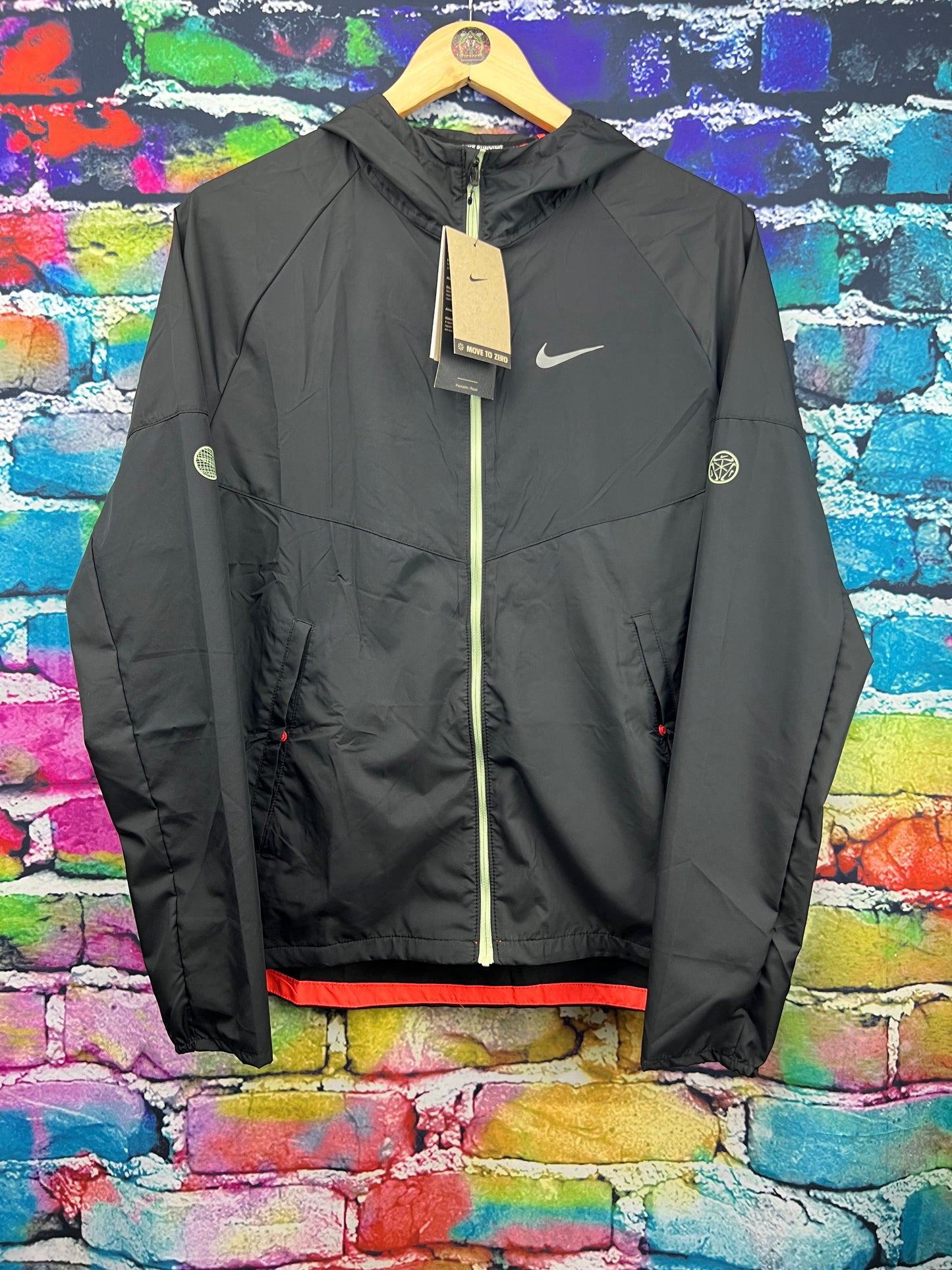 Nike WindRunner Black/Red/Mint