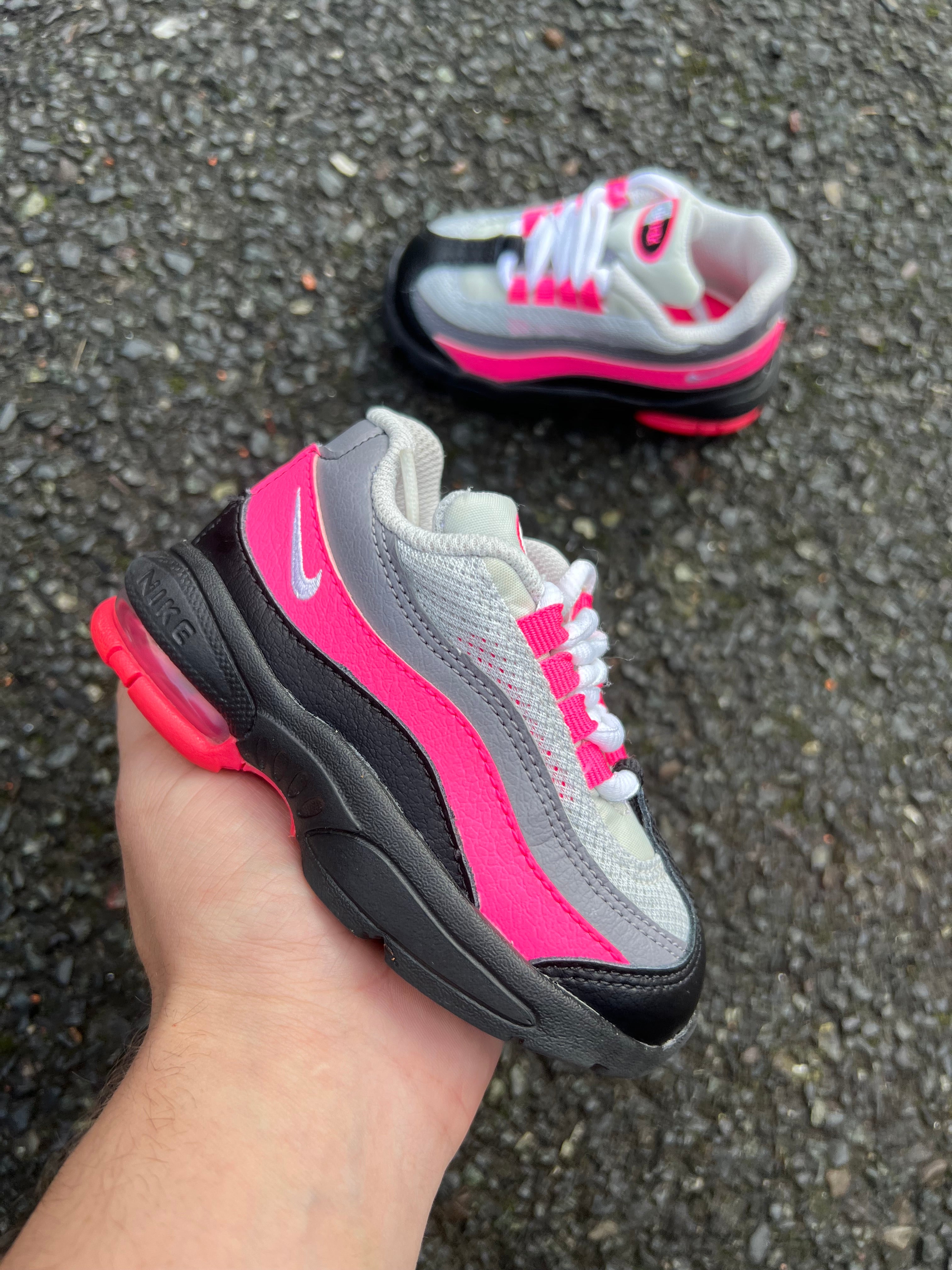 Pink air max 95 junior best sale